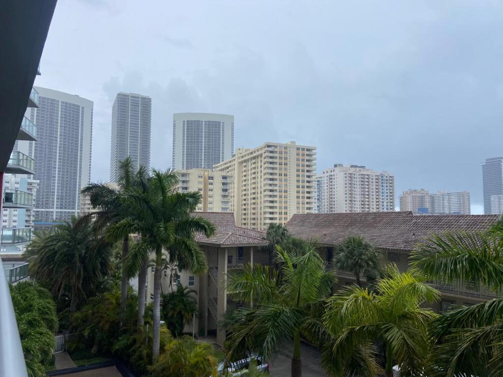 Amazing Studio Beach Walking Distance! 26B Hallandale Beach Exterior foto
